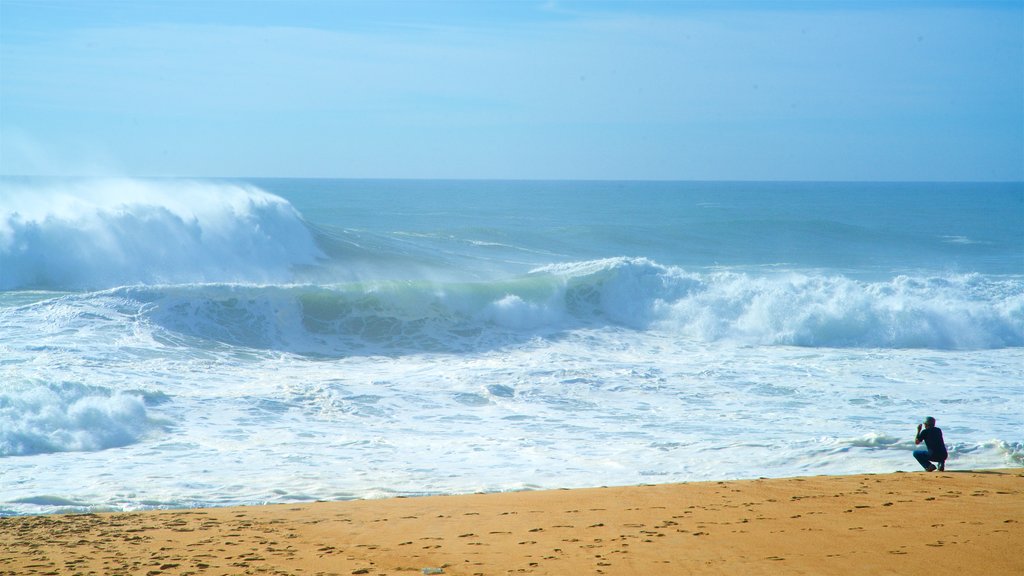 Norte Beach showing a sandy beach, waves and general coastal views