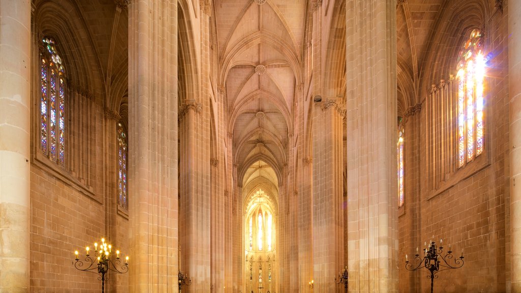 Batalha Monastery showing a church or cathedral, interior views and heritage elements