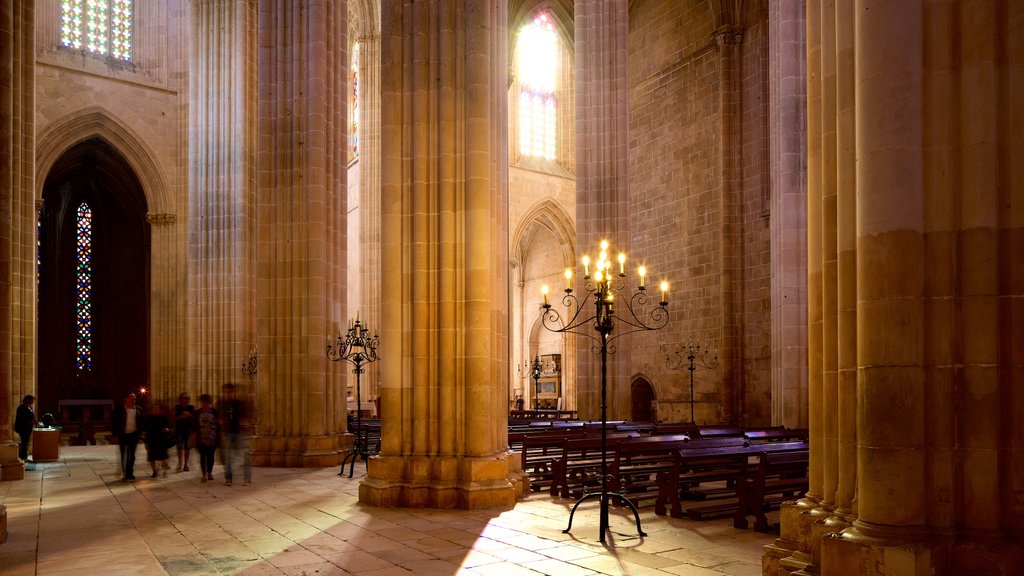 Batalha Monastery showing interior views, a church or cathedral and heritage elements