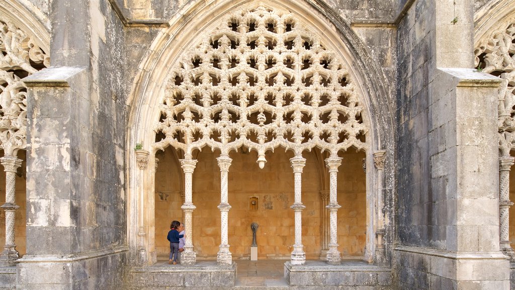 Batalha Monastery featuring heritage elements