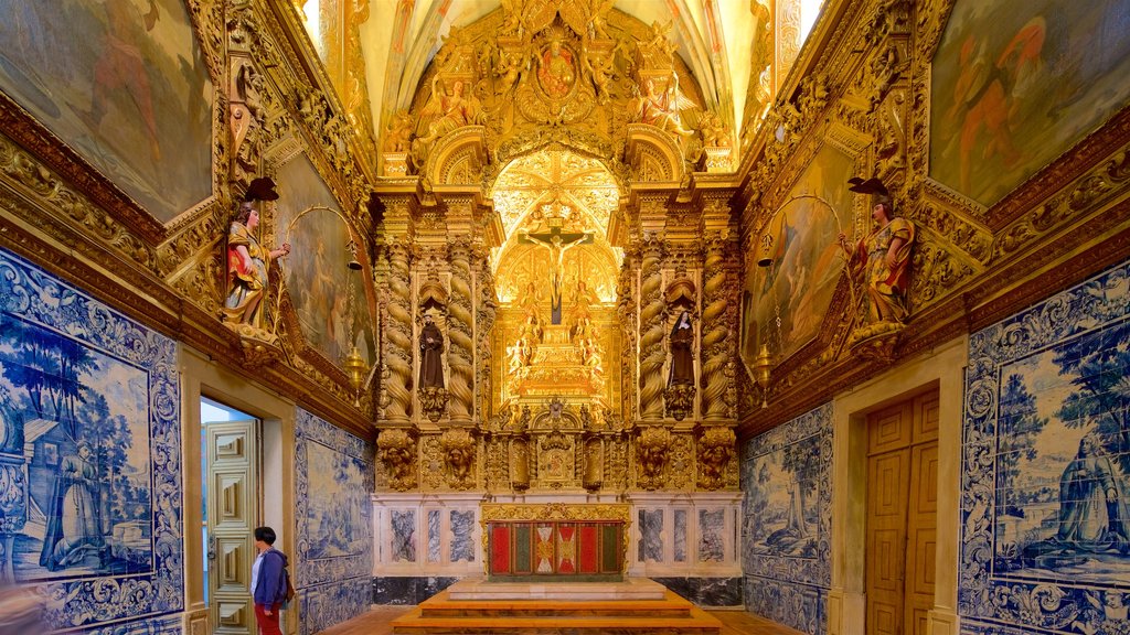 Igreja de Sao Francisco mostrando elementos del patrimonio, una iglesia o catedral y vistas interiores