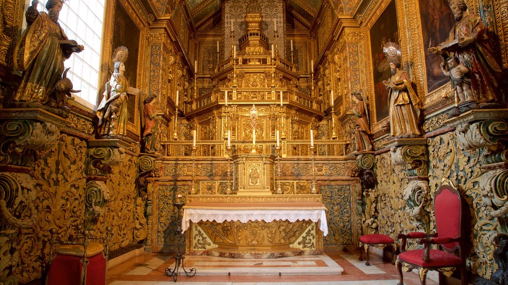 Catedral de Faro caracterizando uma igreja ou catedral, elementos de patrimônio e vistas internas