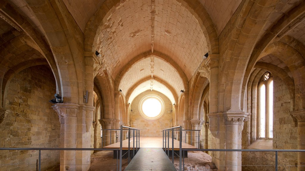 Convento de Santa Clara-a-Velha showing interior views and heritage elements