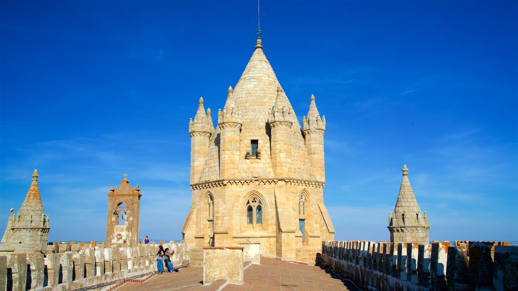 Evora Cathedral featuring a church or cathedral and heritage elements