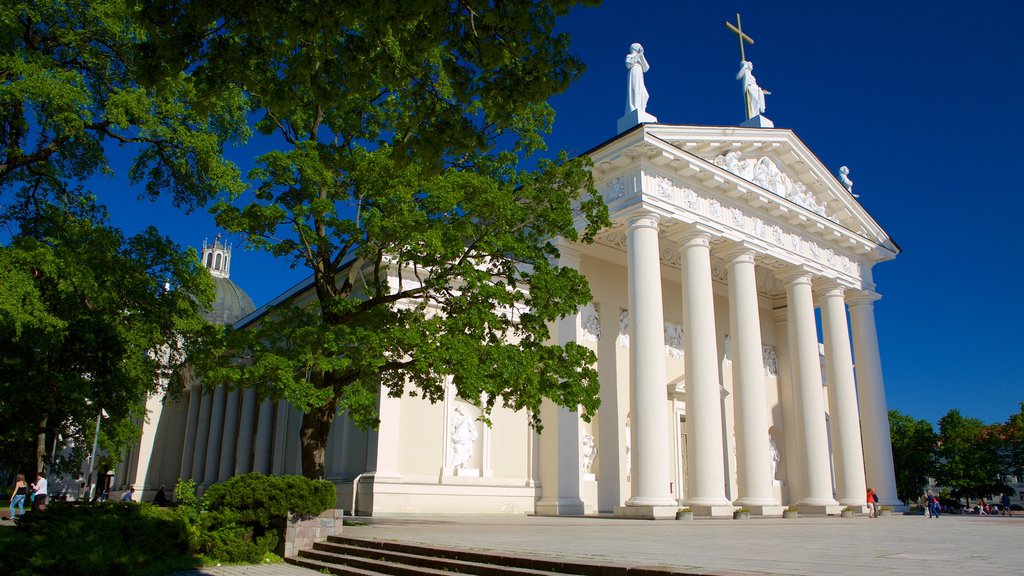 Vilnius Cathedral featuring a church or cathedral, heritage elements and a square or plaza