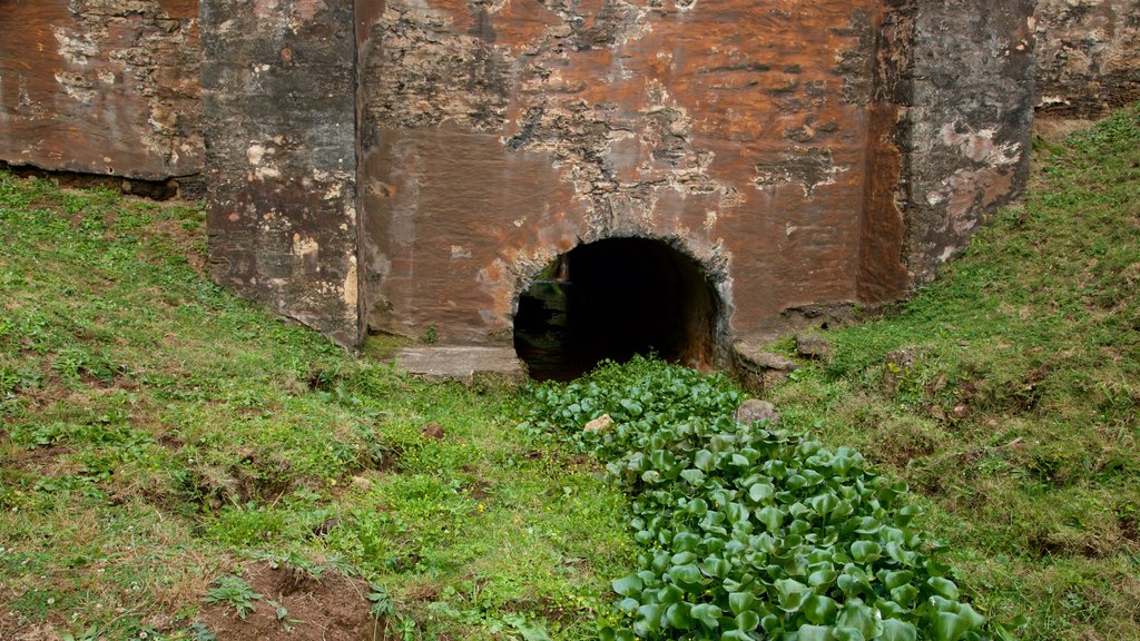 Bloody Bridge which includes heritage elements and a river or creek