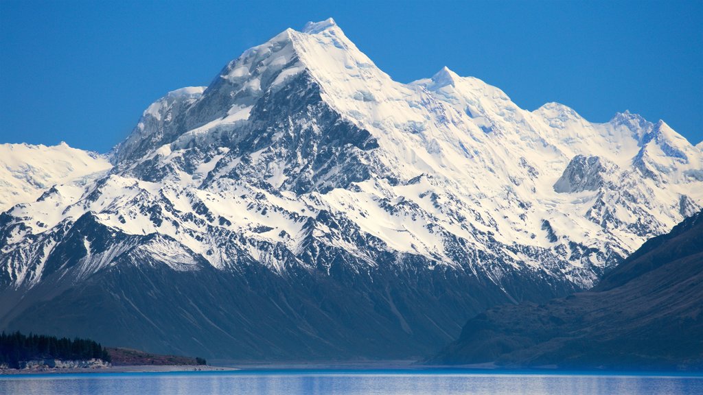 Parque Nacional Mount Cook mostrando nieve y montañas