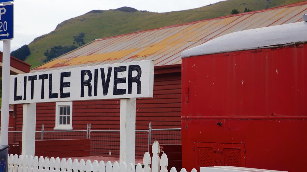 Little River menampilkan papan petunjuk