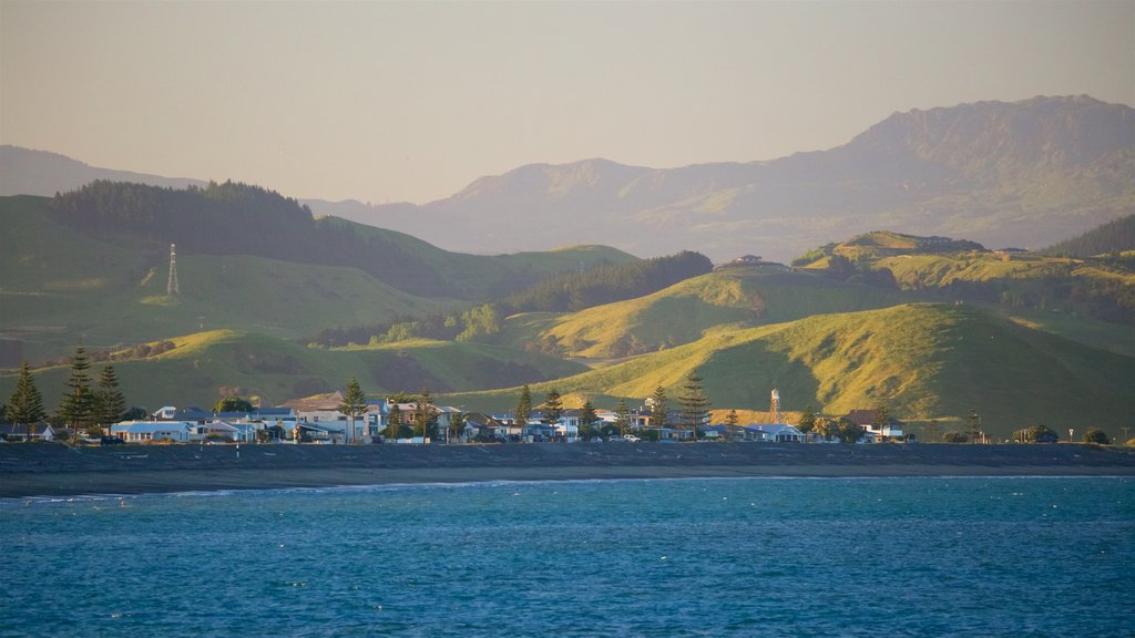 Napier showing a bay or harbour, tranquil scenes and a sunset