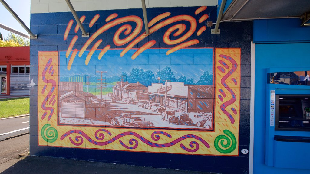 Katikati showing outdoor art