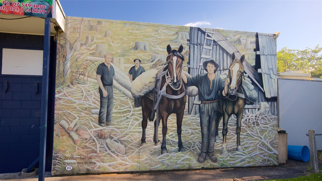 Katikati showing outdoor art