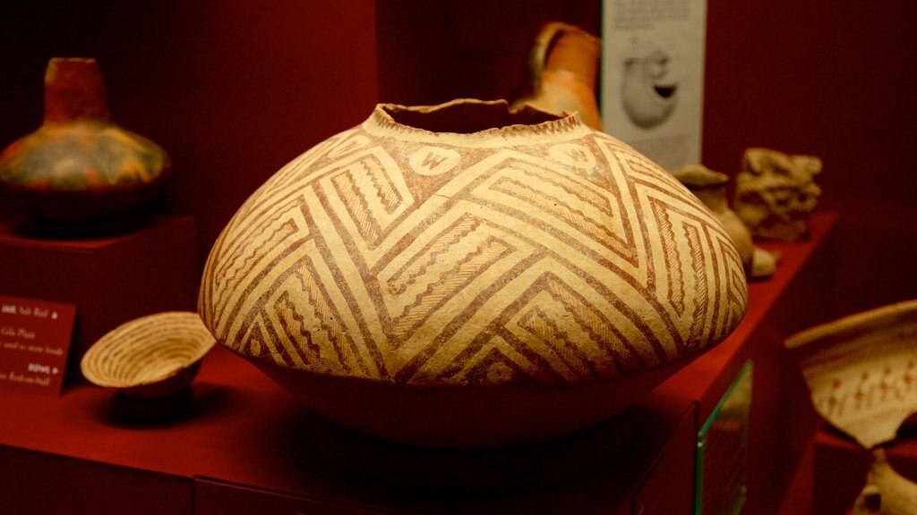 Pueblo Grande Museum and Archaeological Park featuring heritage elements and interior views