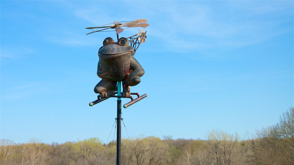 Overland Park Arboretum and Botanical Gardens showing outdoor art and tranquil scenes