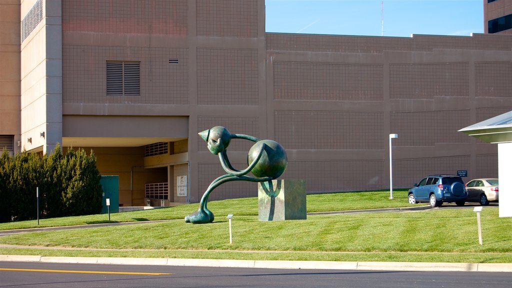 Kemper Museum of Contemporary Art which includes outdoor art