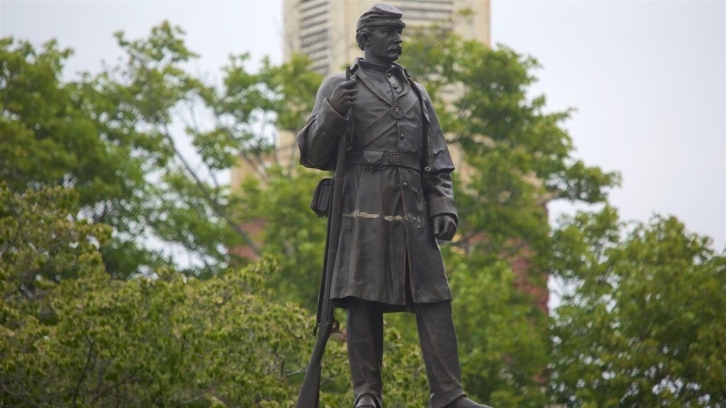 Woburn ofreciendo una estatua o escultura