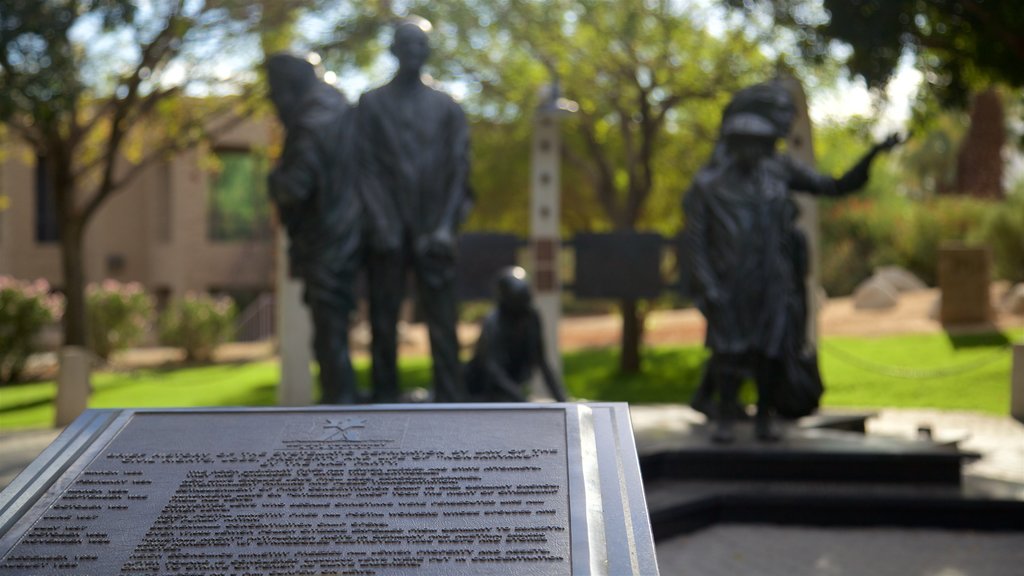 Monumento del Holocausto en el Desierto ofreciendo una estatua o escultura