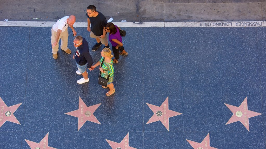 Hollywood Boulevard y también una familia