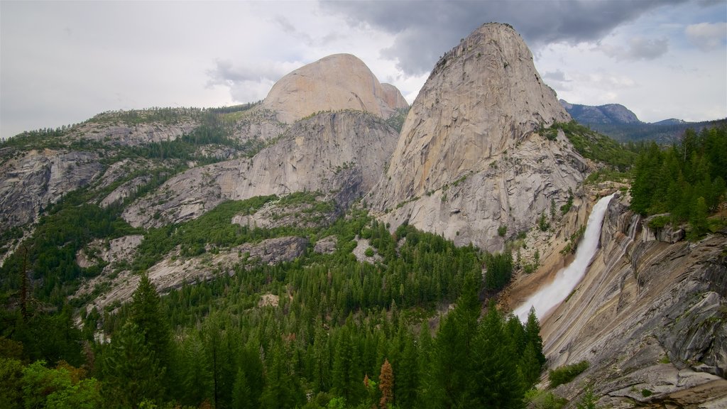 Nevada Falls showing landscape views, a cascade and mountains