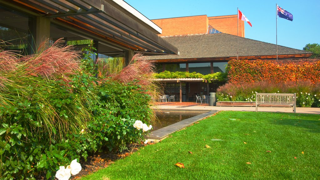 Niagara-on-the-Lake showing a park