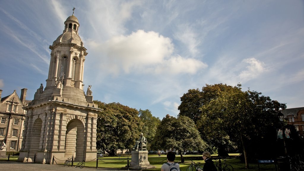 Trinity College showing a church or cathedral, heritage architecture and a garden