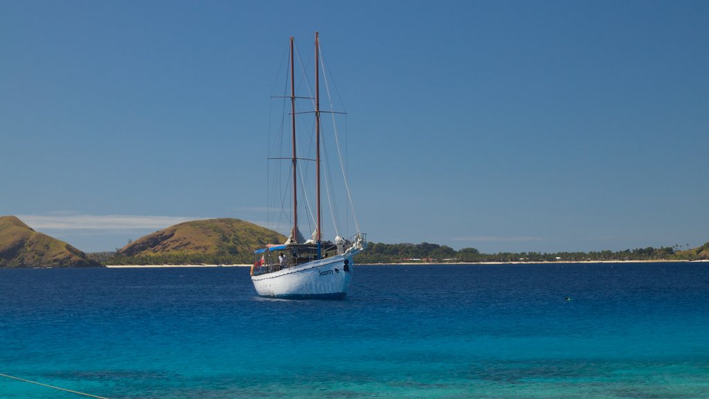 Islas Mamanuca ofreciendo botes, imágenes de una isla y vista general a la costa