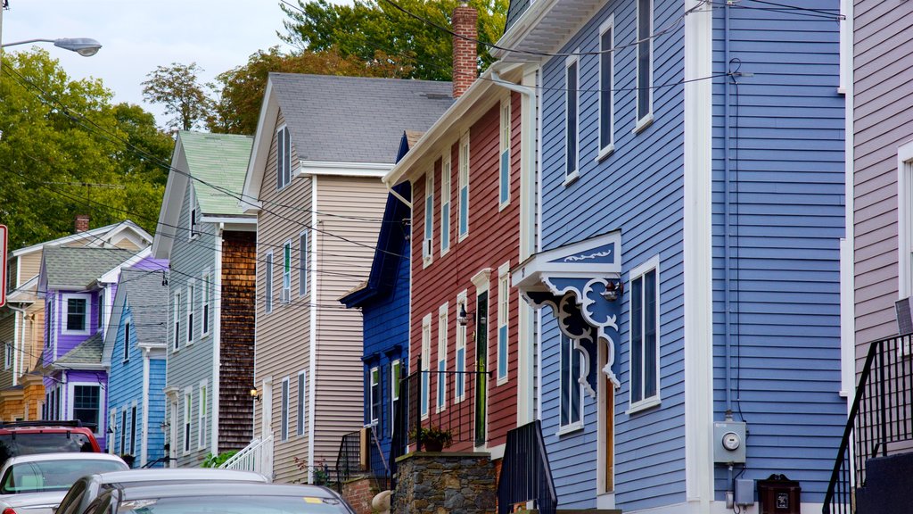 Thames Street showing a house