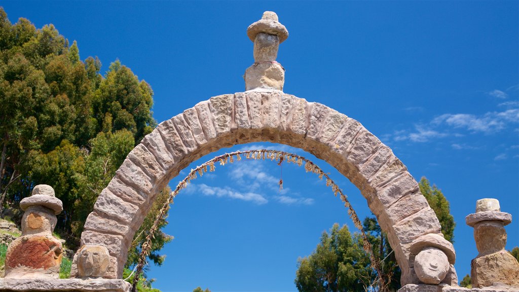 Lake Titicaca showing outdoor art