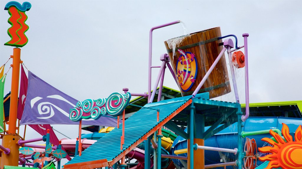 Aquatica caracterizando um parque aquático