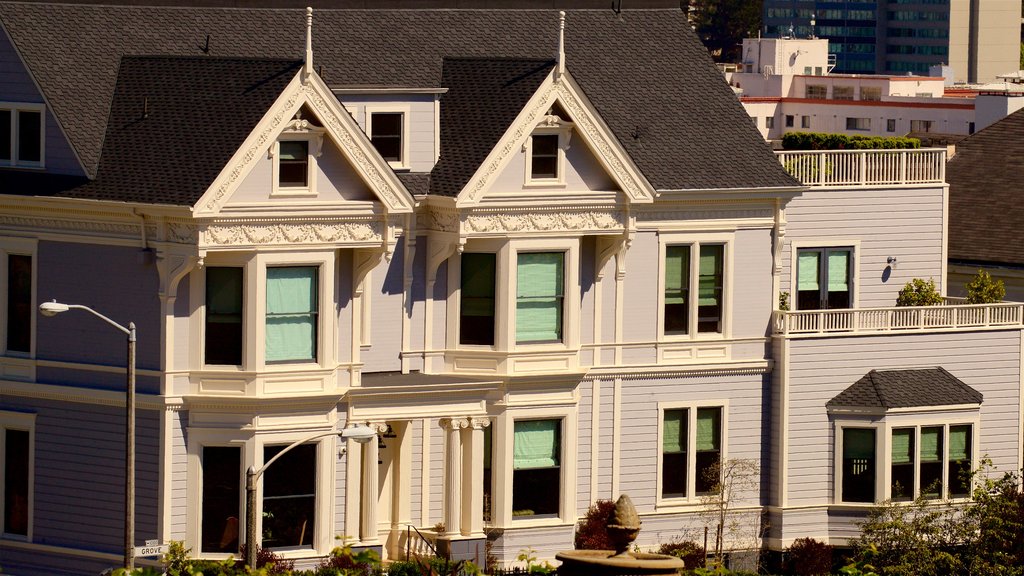 Alamo Square which includes a house