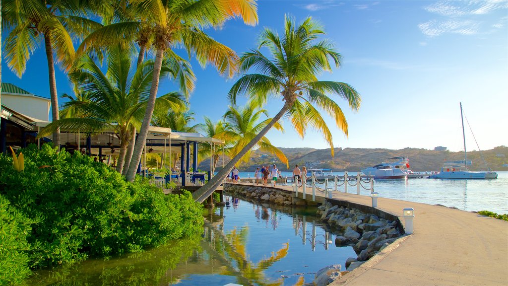 Bahía de Mamora mostrando escenas tropicales, una bahía o un puerto y vista general a la costa