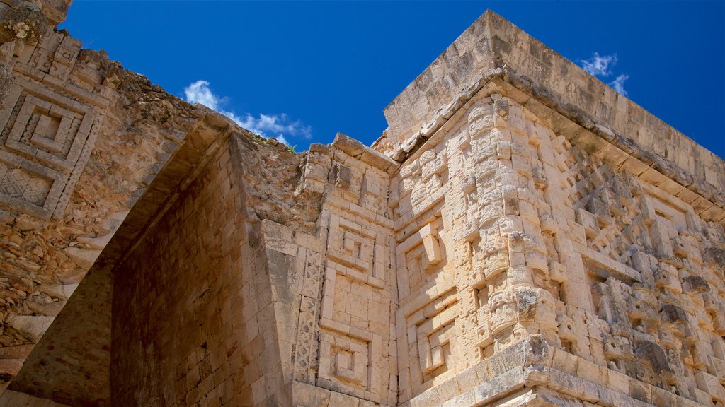 Palacio del Gobernador ofreciendo elementos del patrimonio