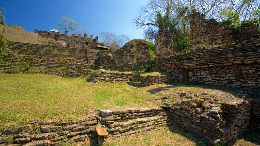 Toniná que incluye patrimonio de arquitectura