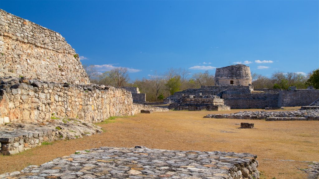 Ruínas Maias de Mayapán mostrando arquitetura de patrimônio