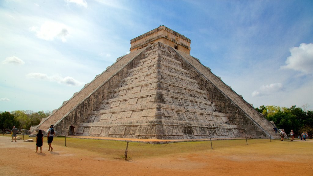 Pyramid of Kukulkan showing heritage architecture