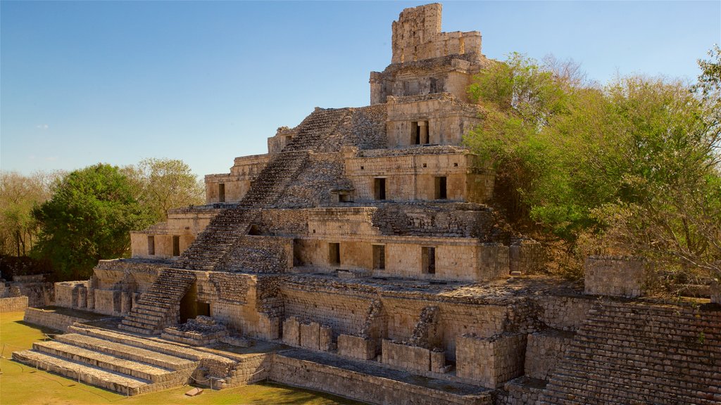 Edzna Ruins showing heritage architecture