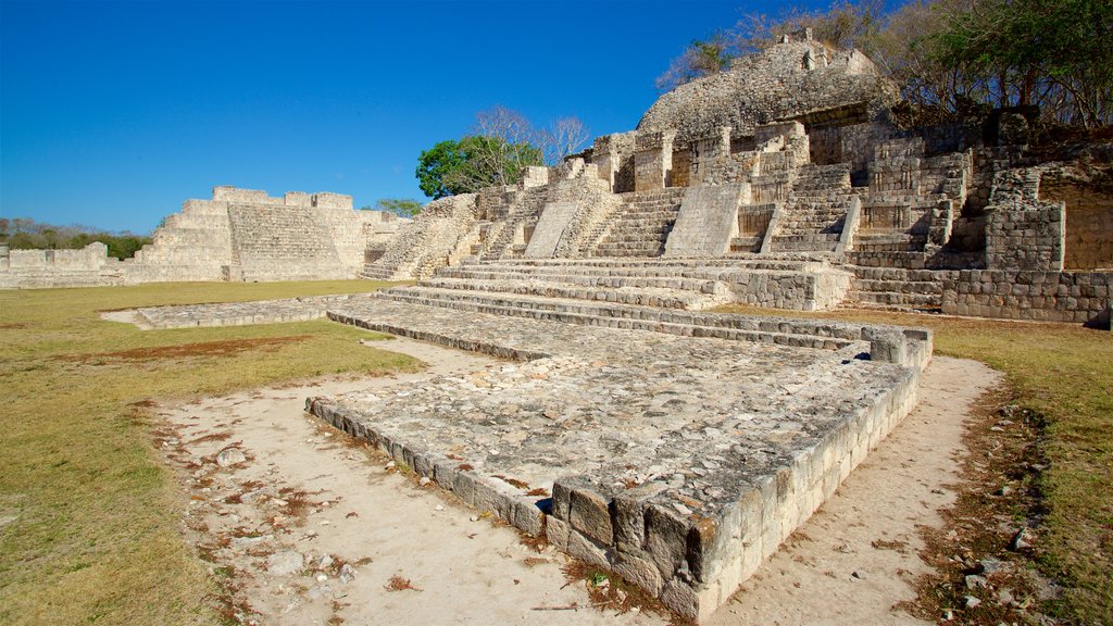 Edzna Ruins showing heritage architecture and building ruins