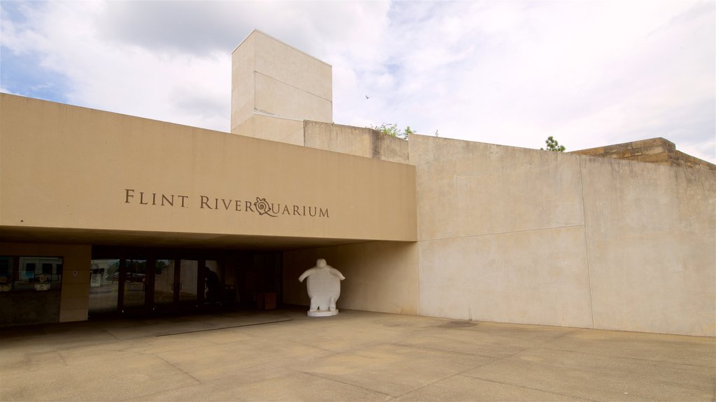 Flint RiverQuarium que incluye señalización