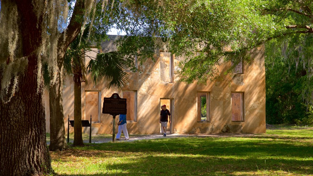 Horton House showing a park, heritage elements and building ruins