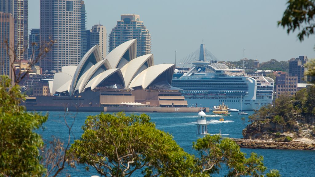 Mosman montrant bateau, une baie ou un port et un édifice élevé