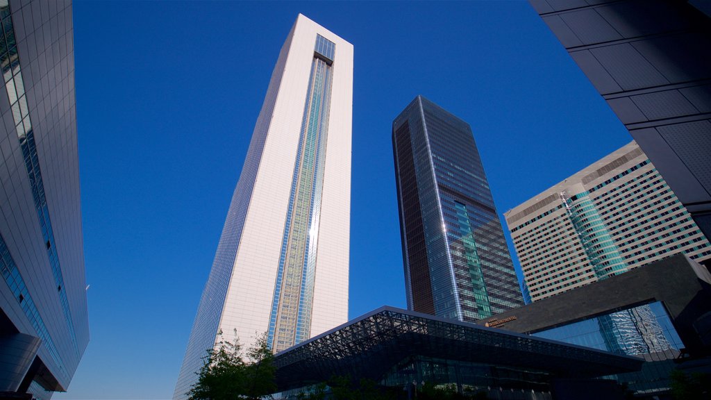 Samseong-dong showing a skyscraper and a city