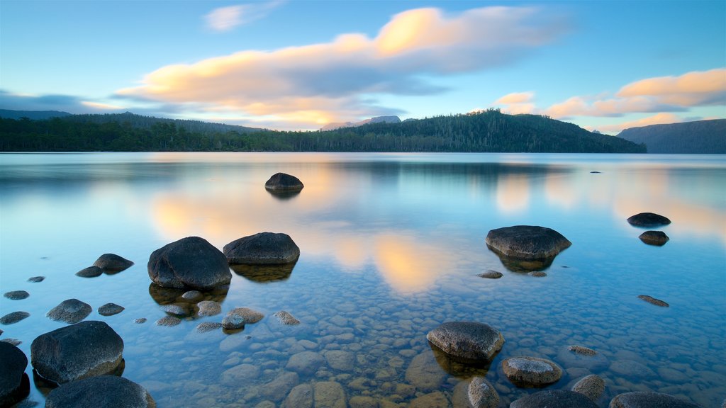 Australia showing a lake or waterhole and a sunset