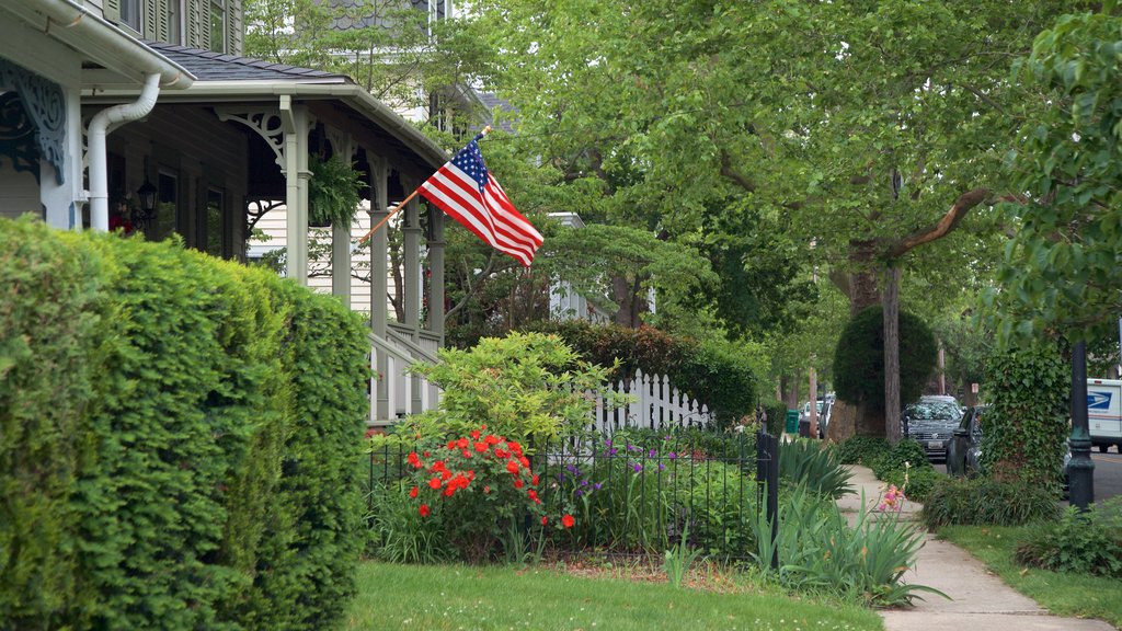 Cape May - Wildwood toont een huis en bloemen