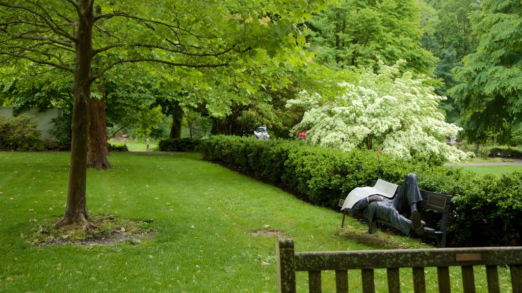 Drumthwacket showing outdoor art and a park