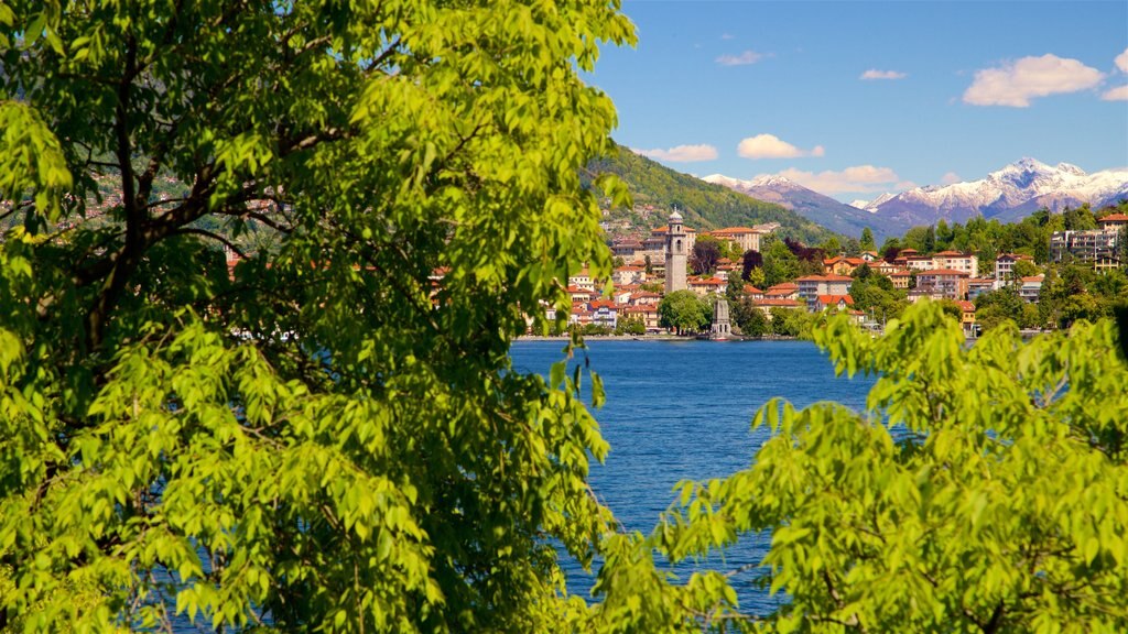 Isola Madre Botanical Garden showing a small town or village and a lake or waterhole