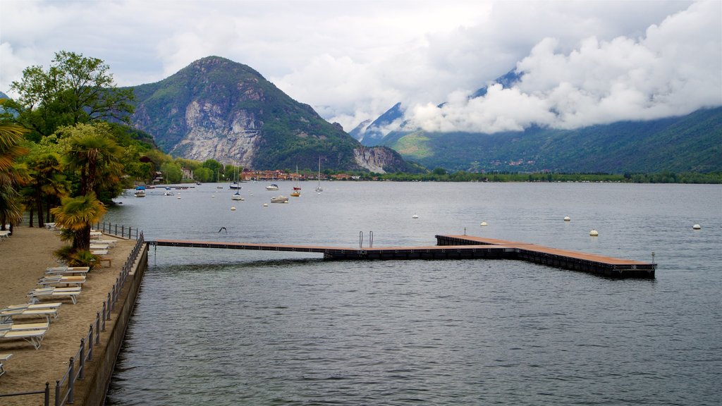 Villa Fedora featuring a lake or waterhole and mountains