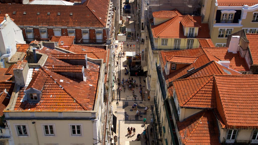 Elevador de Santa Justa mostrando una ciudad