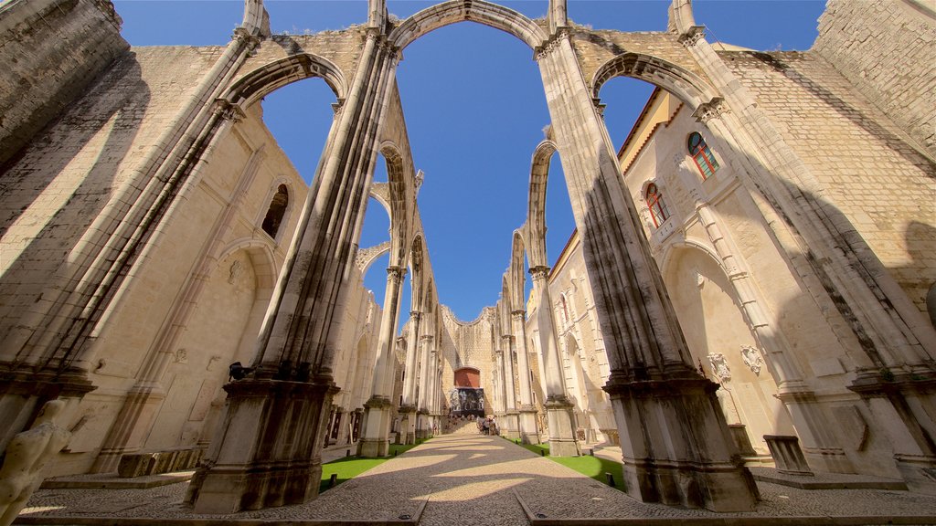 Carmo Convent which includes heritage architecture