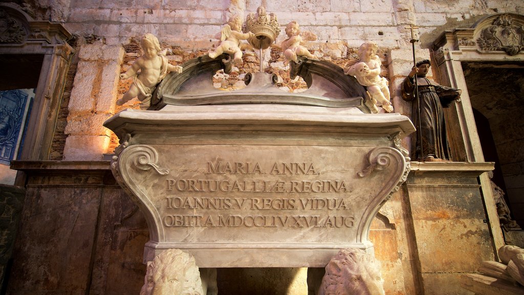 Convento do Carmo & Museu Arqueológico showing interior views and heritage elements