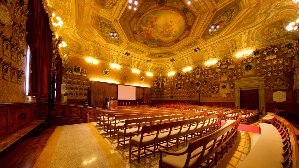 Palazzo del Bò featuring interior views, heritage elements and a church or cathedral