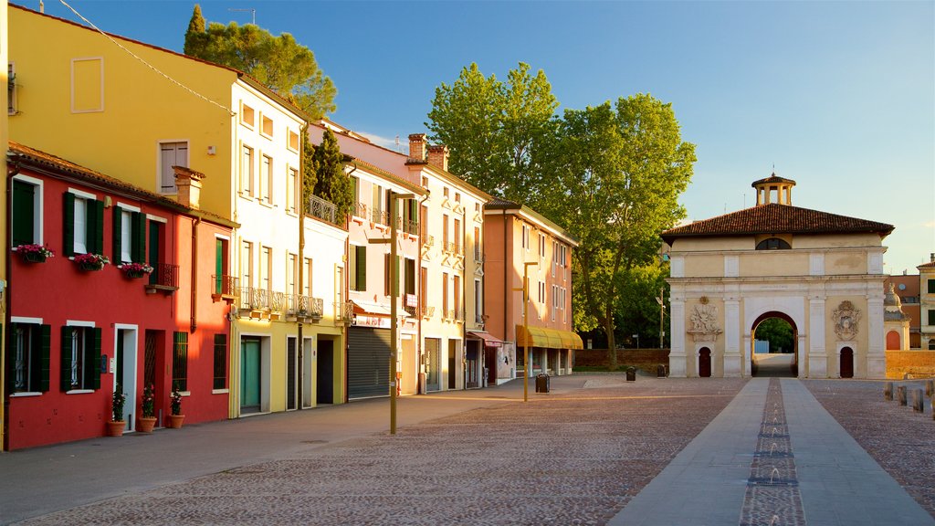 Porta Ognissanti que incluye elementos patrimoniales y una plaza